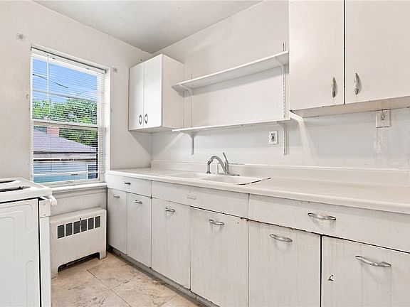 3rd image of 520 Wabash Ave APT 14