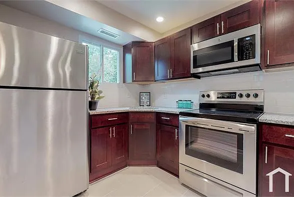 2 bed, 1000 sqft, $2,195 — Photo 4