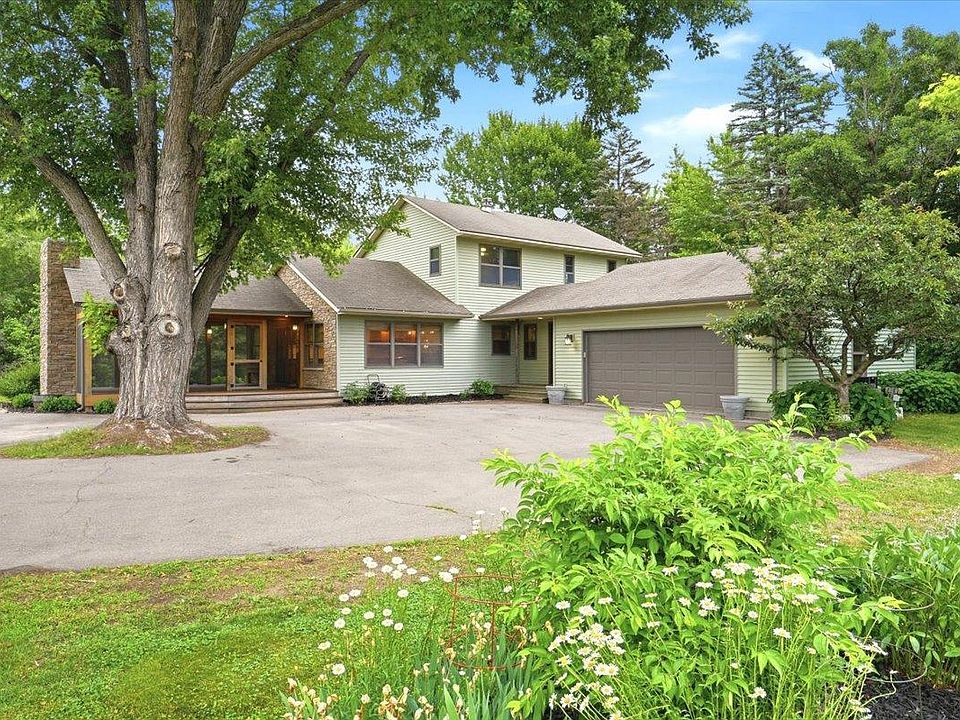 1st image of 4596 Lilac Ln N