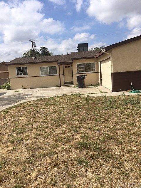 1st image of 415 W 49th St