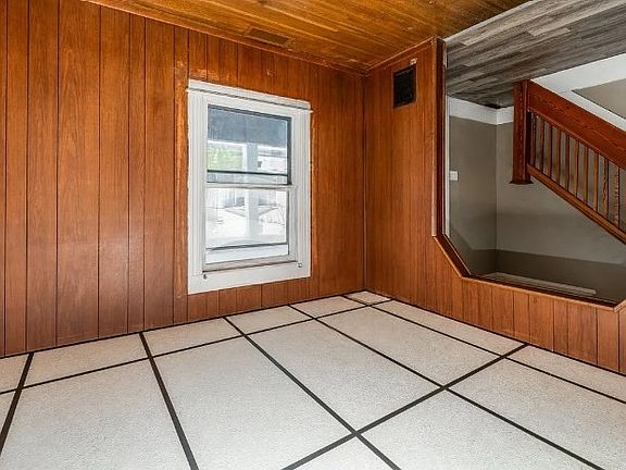 4th image of 153 Mohawk St