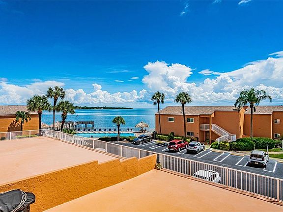 3rd image of 7430 Sunshine Skyway Ln S APT 304