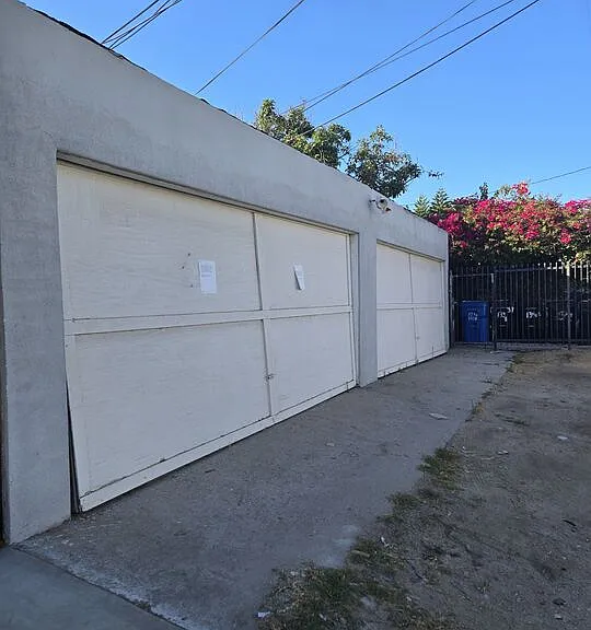 1338 S Dunsmuir Ave — Photo 4