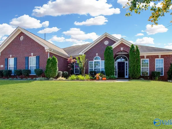 2211 Towne Park Dr SW, Huntsville, AL 35803