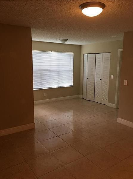 1st image of 565 Vista Isles Dr APT 2017