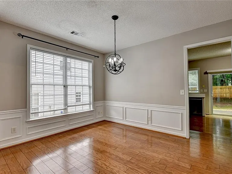 565 Alstonefield Dr — Photo 8