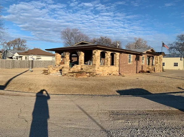 115 S Erie St, Pond Creek, OK 73766
