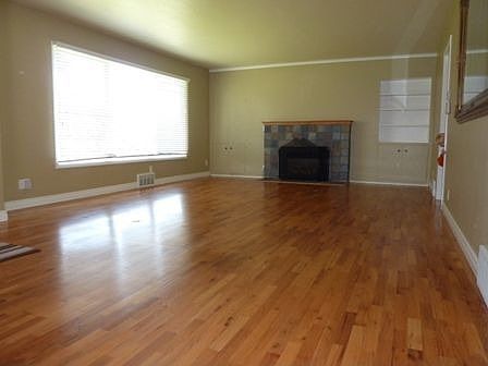 Living Room, unfurnished