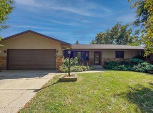 6089 Parish Pl, Rockford, IL 61109