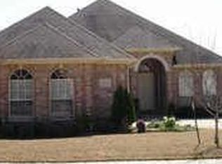 914 Saint Andrews Pl, Desoto, TX 75115