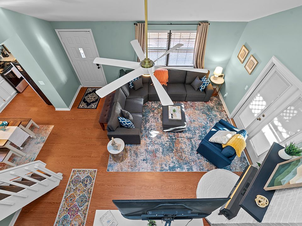 1st image of 200 Rollins Dr APT 35