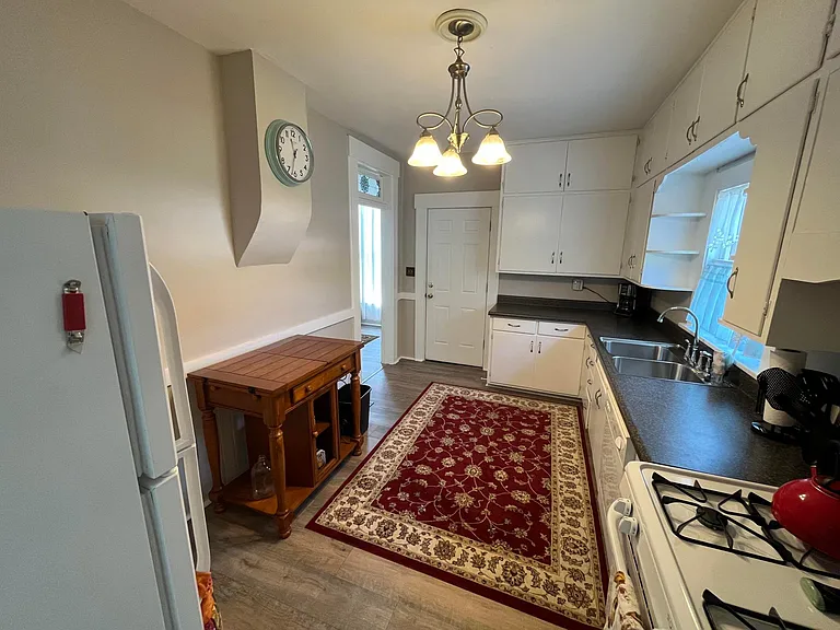 1220 Lafayette Ave — Photo 12