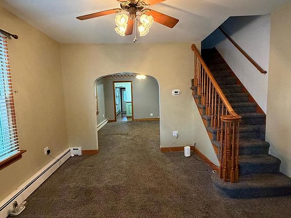 4th image of 323 Walnut St
