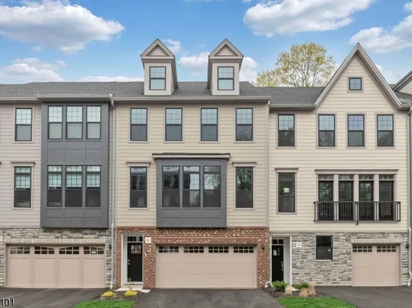 92 Cinnamon Dr, Upper Saddle River Boro, NJ 07458