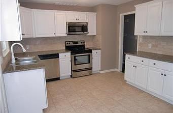 5th image of 712 NE Coronado Ave