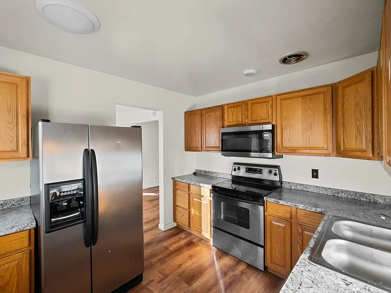 6040 Graystone Dr — Photo 15