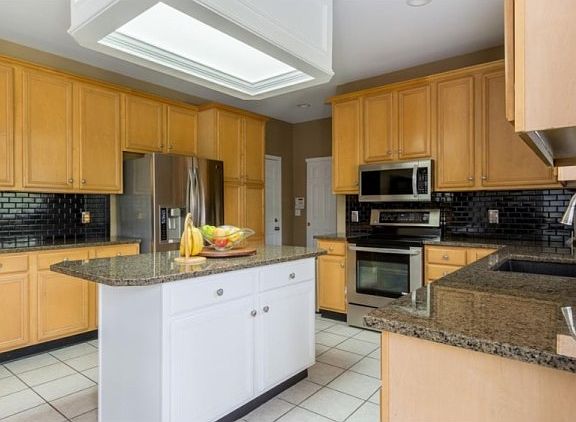 3rd image of 1554 Heritage Lake Dr