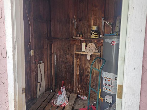 5th image of 103 N Espana Dr