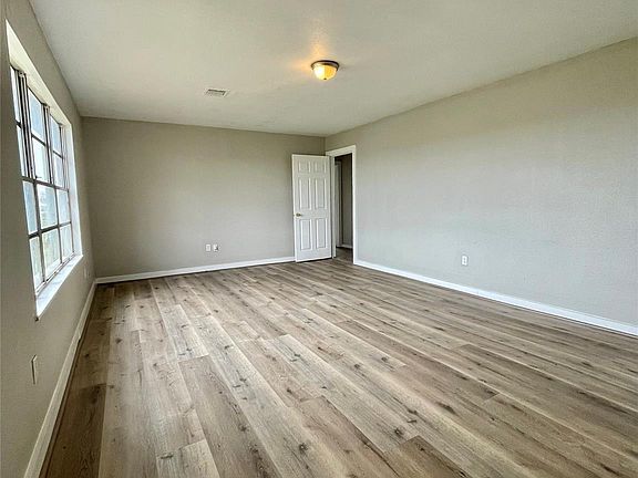 2nd image of 327 W 7th St