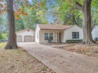 355 Brackleigh Ln, Florissant, MO