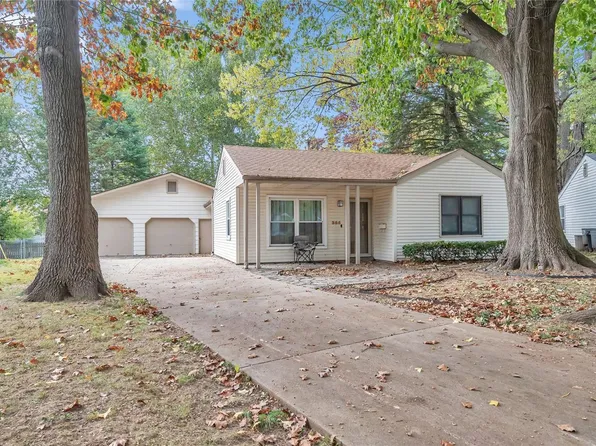355 Brackleigh Ln, Florissant, MO 63031