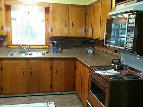5th image of 181 Friendship St