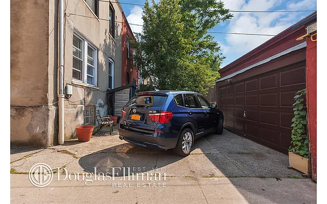 Sold by Douglas Elliman | media 20