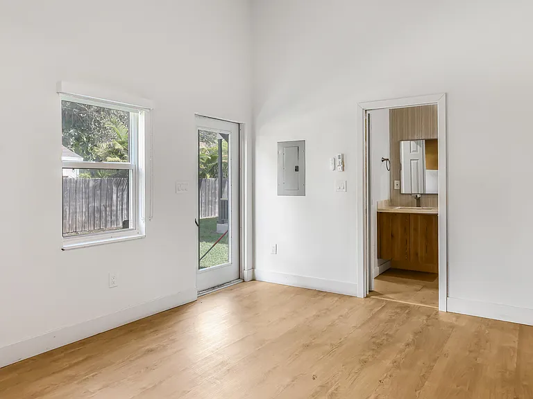 1125 N K St — Photo 27