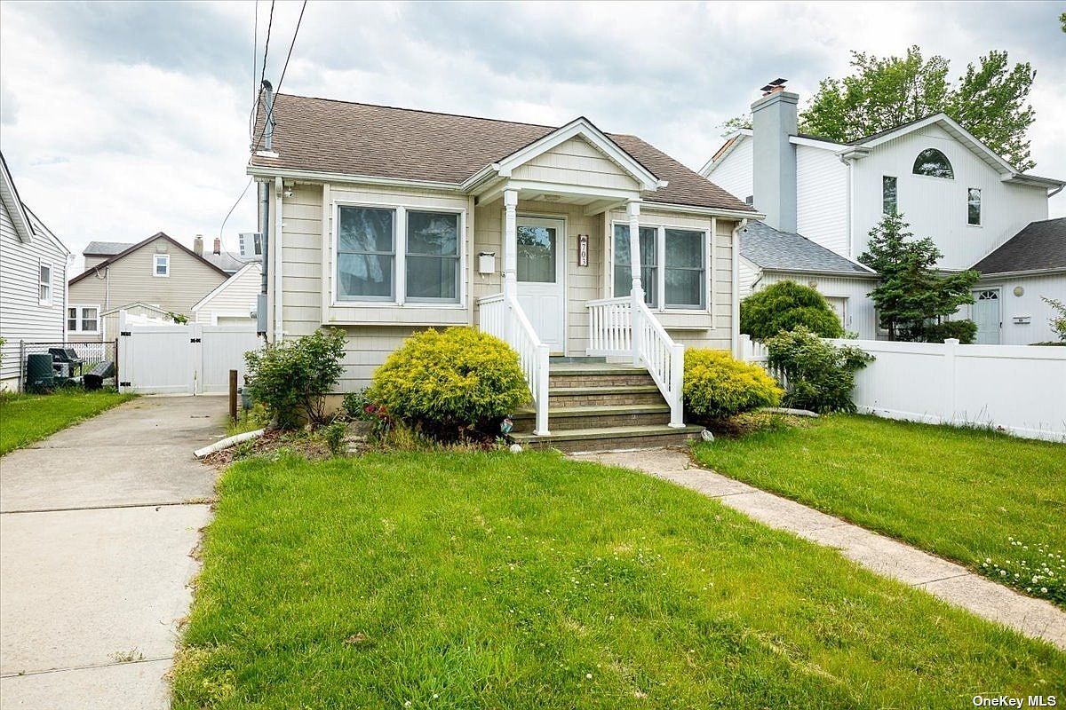 703 Oak Street, Bellmore, NY 11710 Zillow