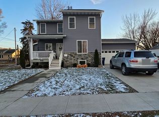 455 W Randolph St, Marengo, IA 52301