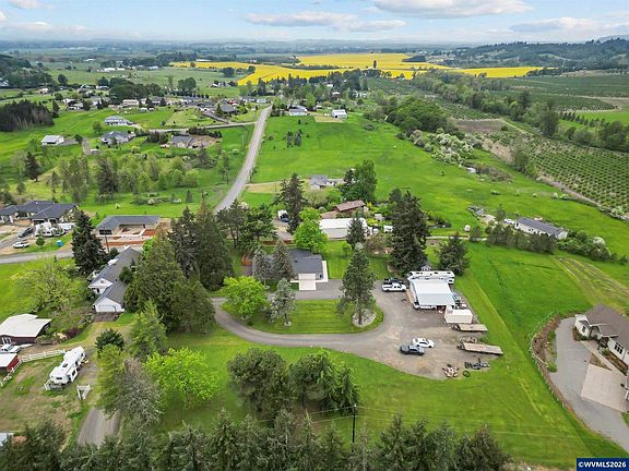 4th image of 2239 Steiwer Rd SE