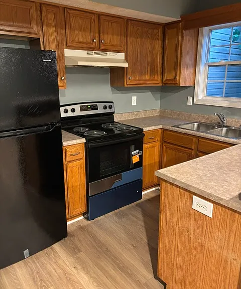 121 Ashberry Dr #B — Photo 1