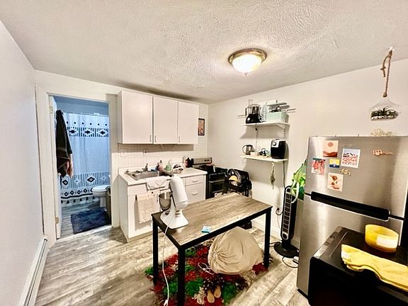 5th image of 24 Stillman St APT 2F
