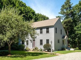 5 Robin Glen Rd, Stratham, NH 03885