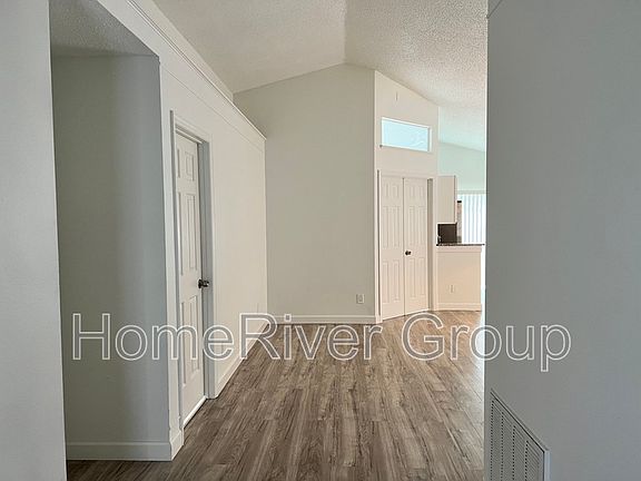 4th image of 1241 Brookebridge Dr