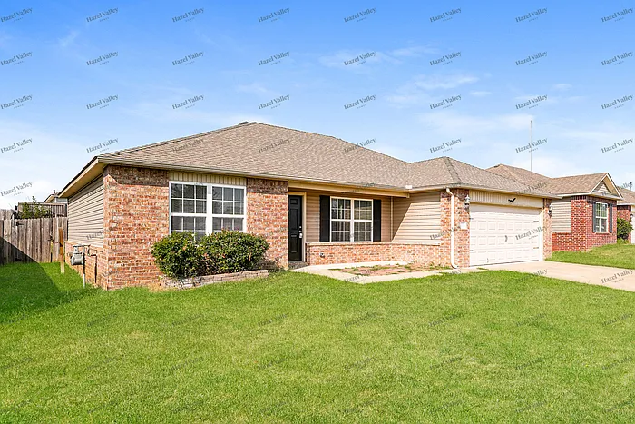 3 bed, 2.0 bath, 1482 sqft, $1,750 — Photo 3