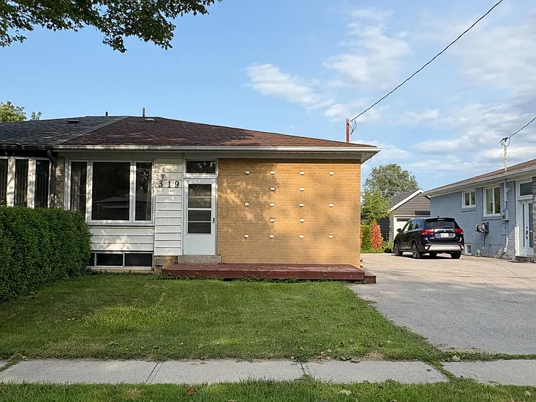 319 Dovedale Dr — Photo 1