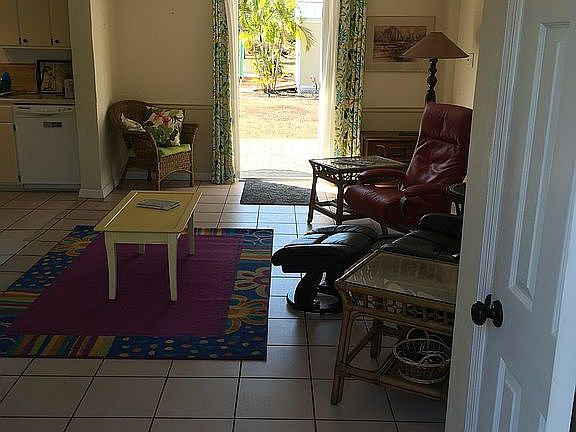 2nd image of 1270 Manor Rd