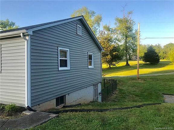 3rd image of 105 Williams Dr