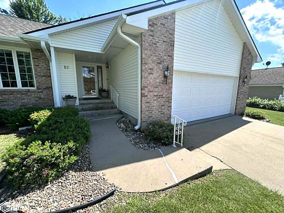 5th image of 16 Weaver Dr
