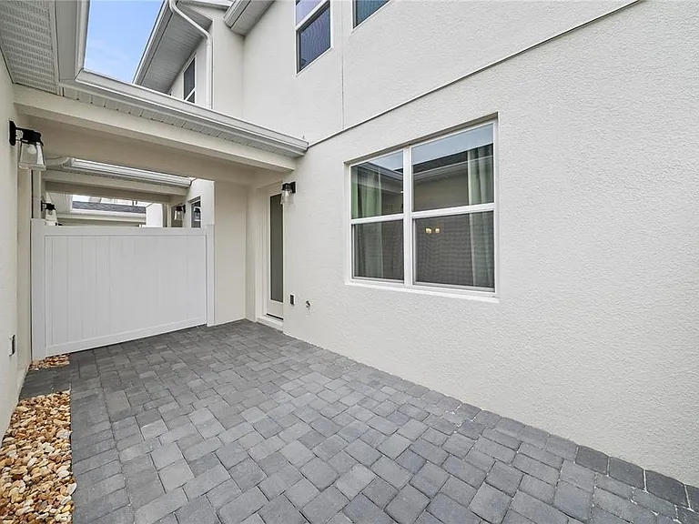 1856 Crowncrest Dr — Photo 40