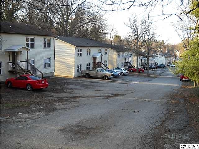 1st image of 807 Cherry Ln