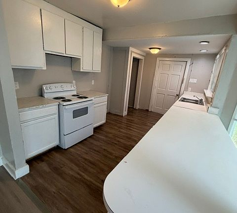 5th image of 4021 Gary Dr