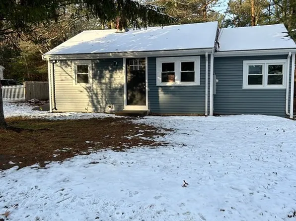 73 Martin St, Buzzards Bay, MA 02532