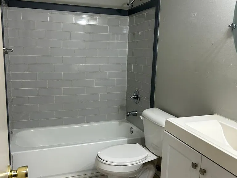 1602-1605 Juniper Cir — Photo 5