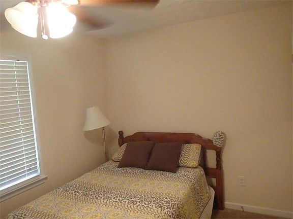5th image of 353 Royal Oaks Ln