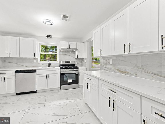 3rd image of 185 Rancocas Rd