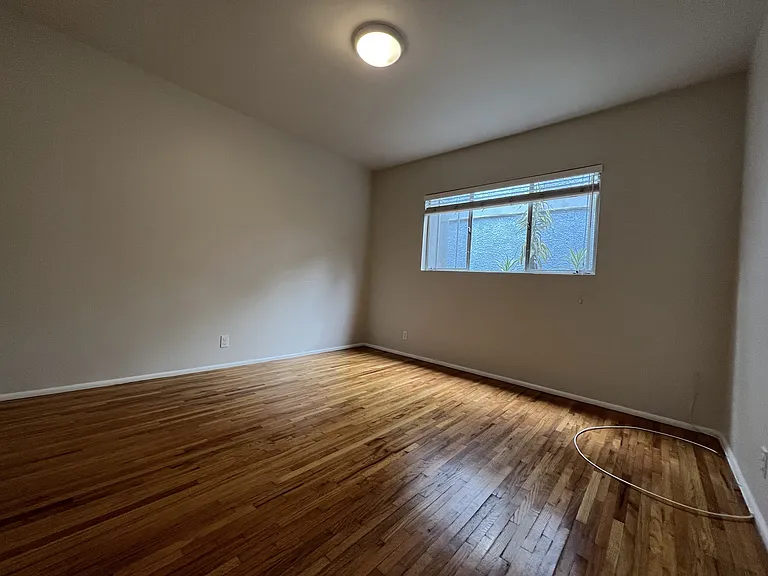 826 N Market St #7 — Photo 5