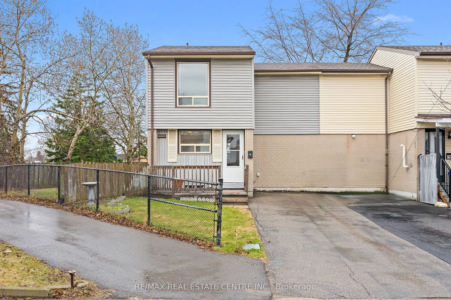 13 Gold Pine Ct photo 1