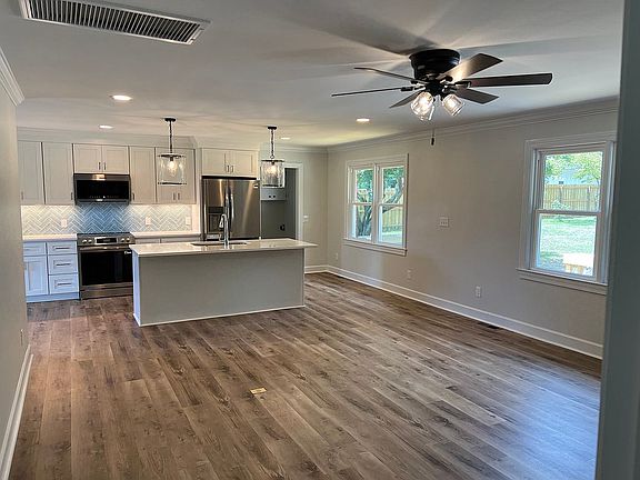 4th image of 613 Windemere Rd